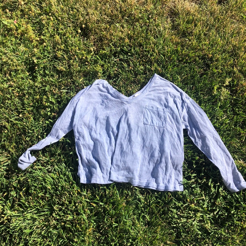 Vneck cropped long sleeve